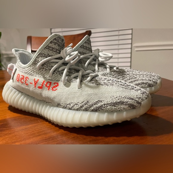 Lightly used Yeezy boost v2 blue tint [NO BOX] - Picture 3 of 4